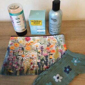 5 Pc Beauty Bundle-Cosmetic Bag, Shower Gel, Conditioner, Face Cream, Crew Socks